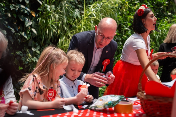 przedszkolaki w Urzędzie Marszałkowskim podczas warsztatów 