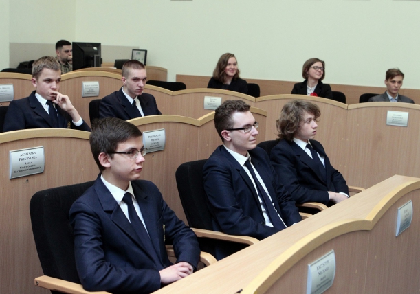 W finale tegorocznej edycji Konkursu Marszałka Województwa Wiedzy o Samorządzie Terytorialnym przystąpiło 26 uczniów. 