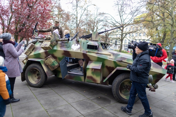 orezentacja sprzętu wojskowego 