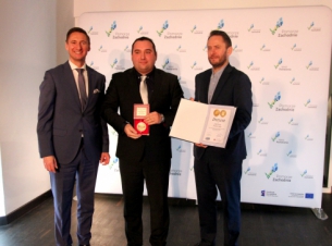 Uroczysta gala konkursu Głosu Szczecińskiego "Nauczyciel na Medal" z udziałem marszalka województwa Olgierda Geblewicza (w lewej). 